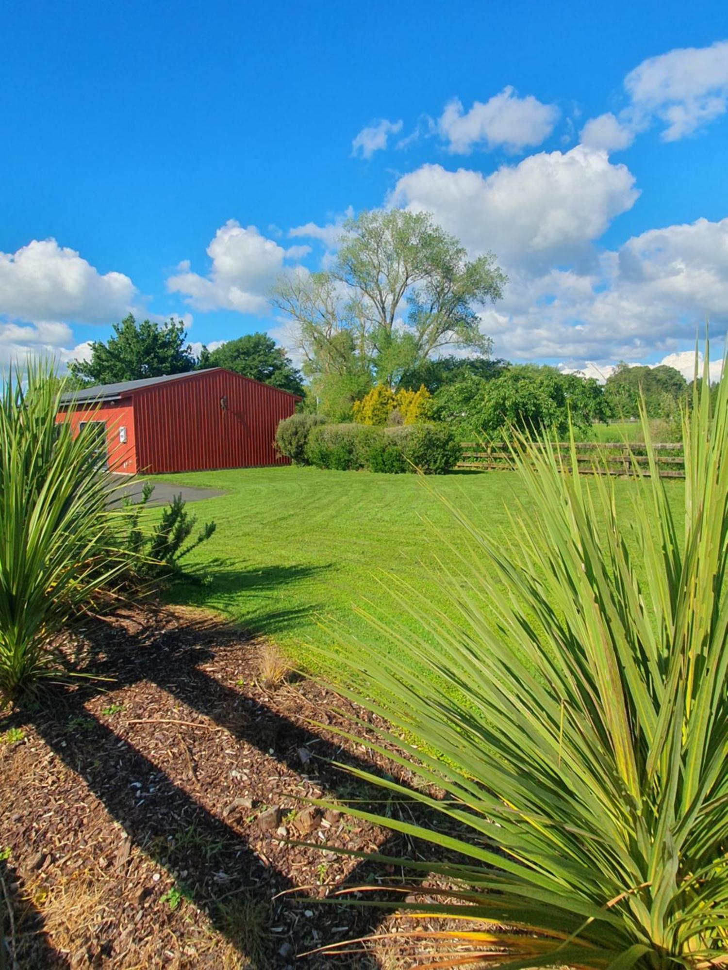 The Red Shed Hotel Matamata Exterior foto